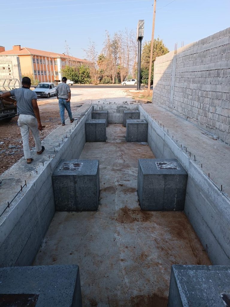 Beton kantarı platformu için hazırlanmış altyapı temeli inşaatı