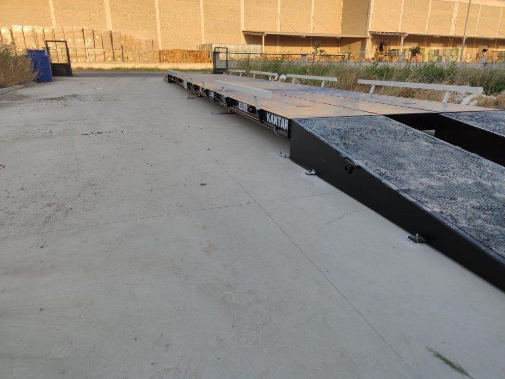 Saha beton zemine kurulu tır kantarı platformu